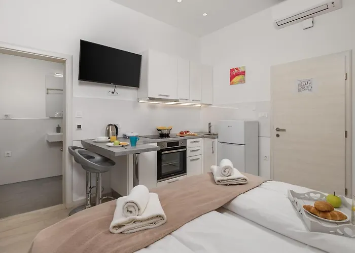 Lux Apartments