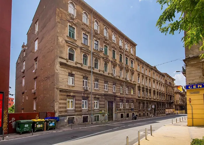 Lux Apartments